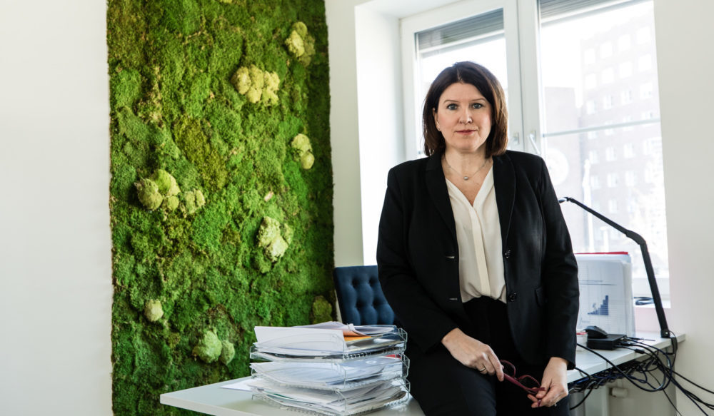 - Viktige tiltak for å trygge arbeidsplasser og folks økonomi