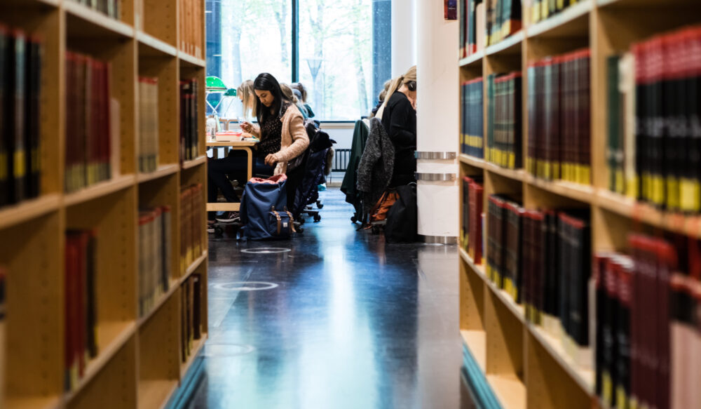 Studentene studerer mindre og jobber mer