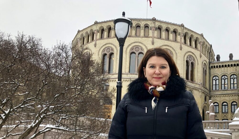 - Må bli lettere å få fast jobb på universiteter og høyskoler